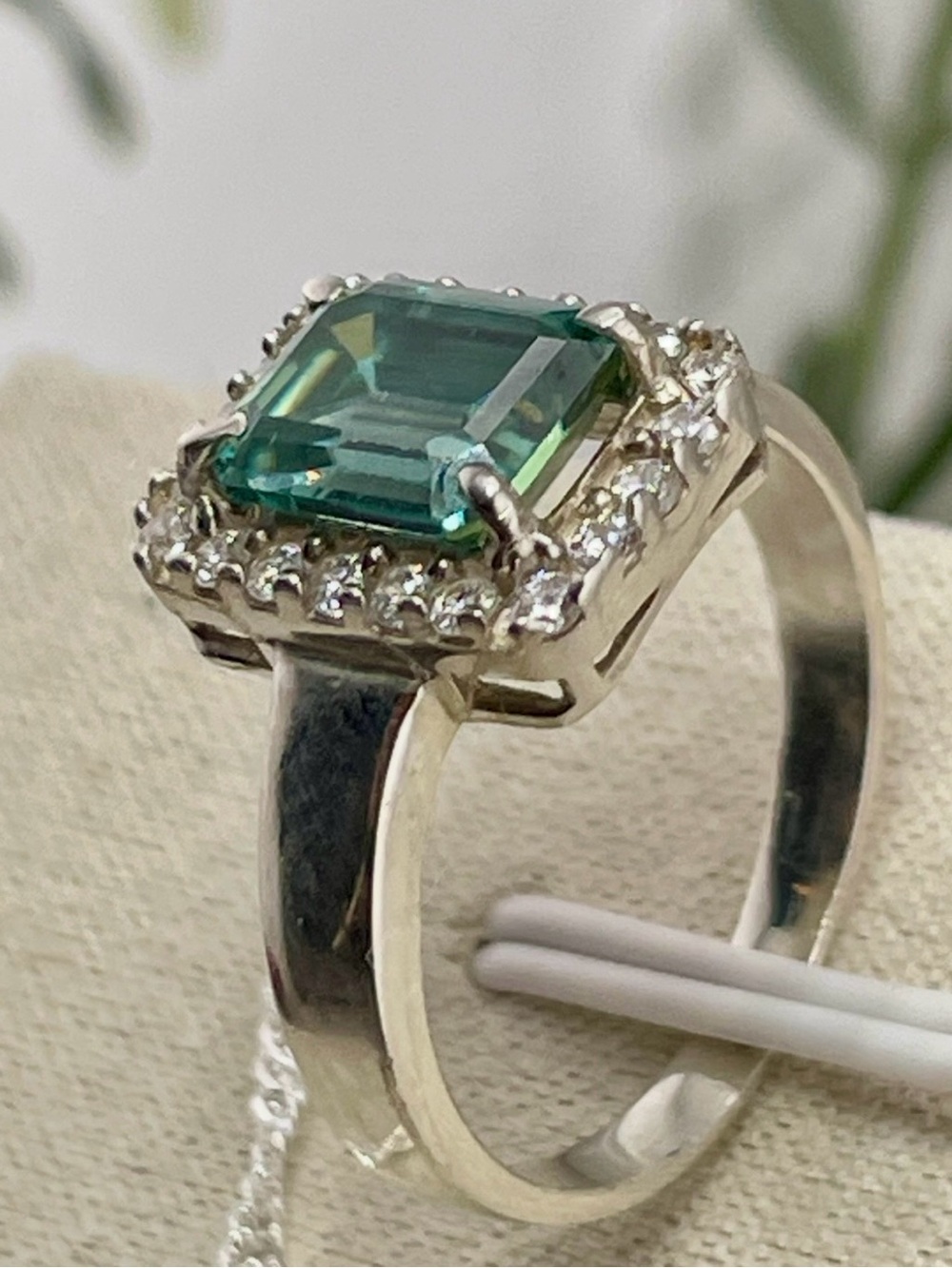 2.55ct Certified Green Diamond white Silver ring 925
